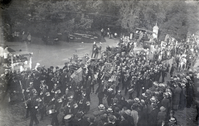98220 Afbeelding van de historisch-allegorische optocht ter gelegenheid van het 25-jarig regeringsjubileum van H.M. ...